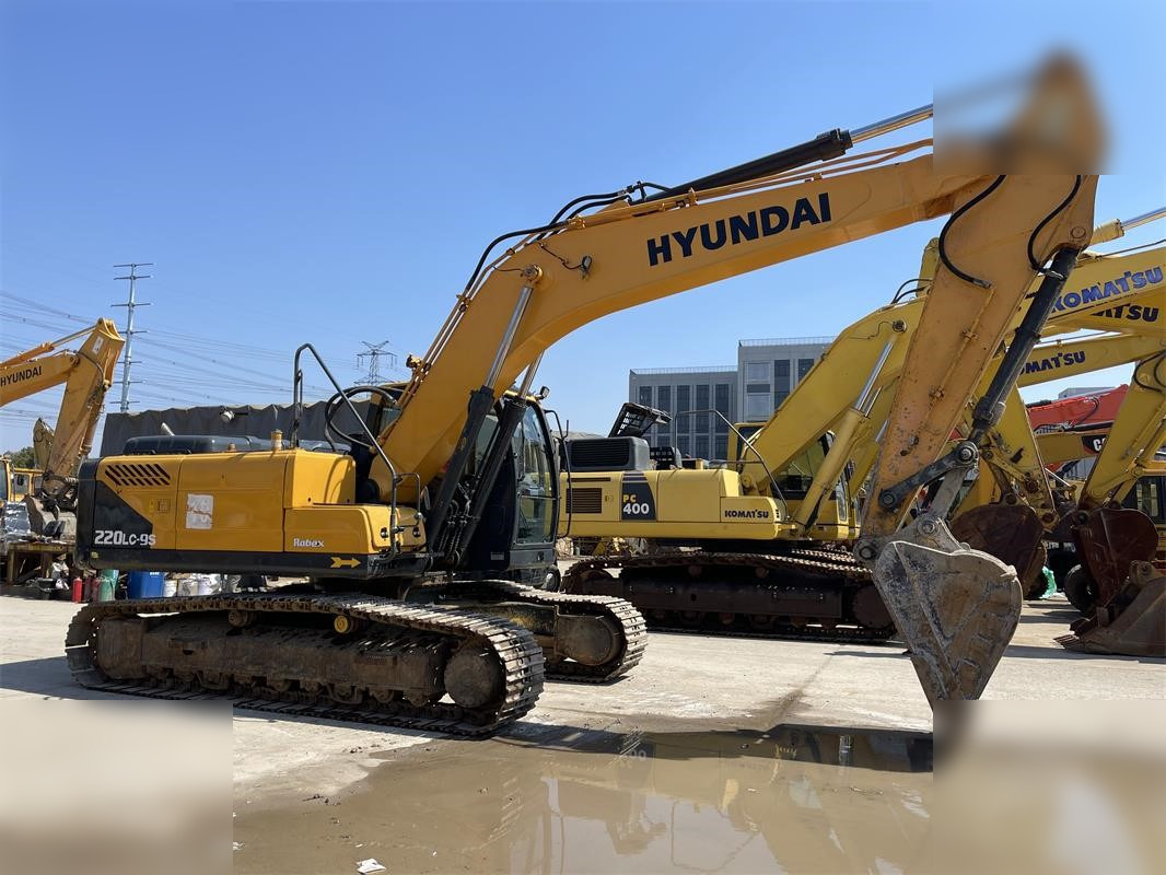 HYUNDAI ROBEX 220 LC-9S - Excavadora de cadenas: foto 3 HYUNDAI ROBEX 220 LC-9S - Excavadora de cadenas: foto 3