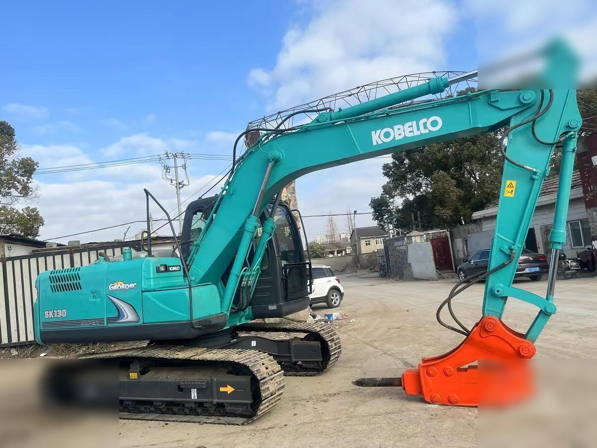 KOBELCO SK130-8 - Excavadora de cadenas: foto 4 KOBELCO SK130-8 - Excavadora de cadenas: foto 4