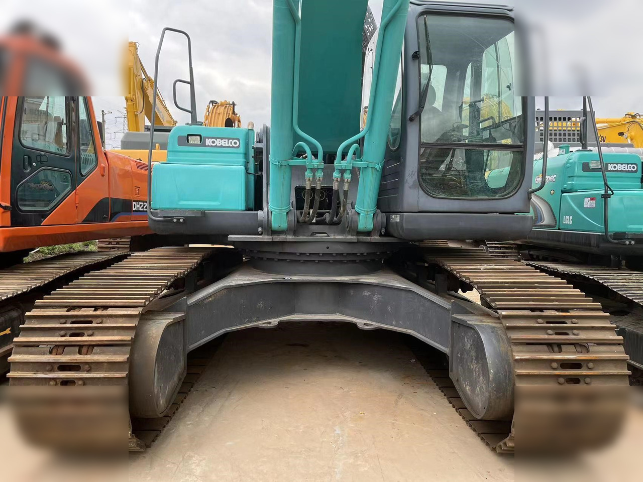 KOBELCO SK350D - Excavadora de cadenas: foto 3 KOBELCO SK350D - Excavadora de cadenas: foto 3