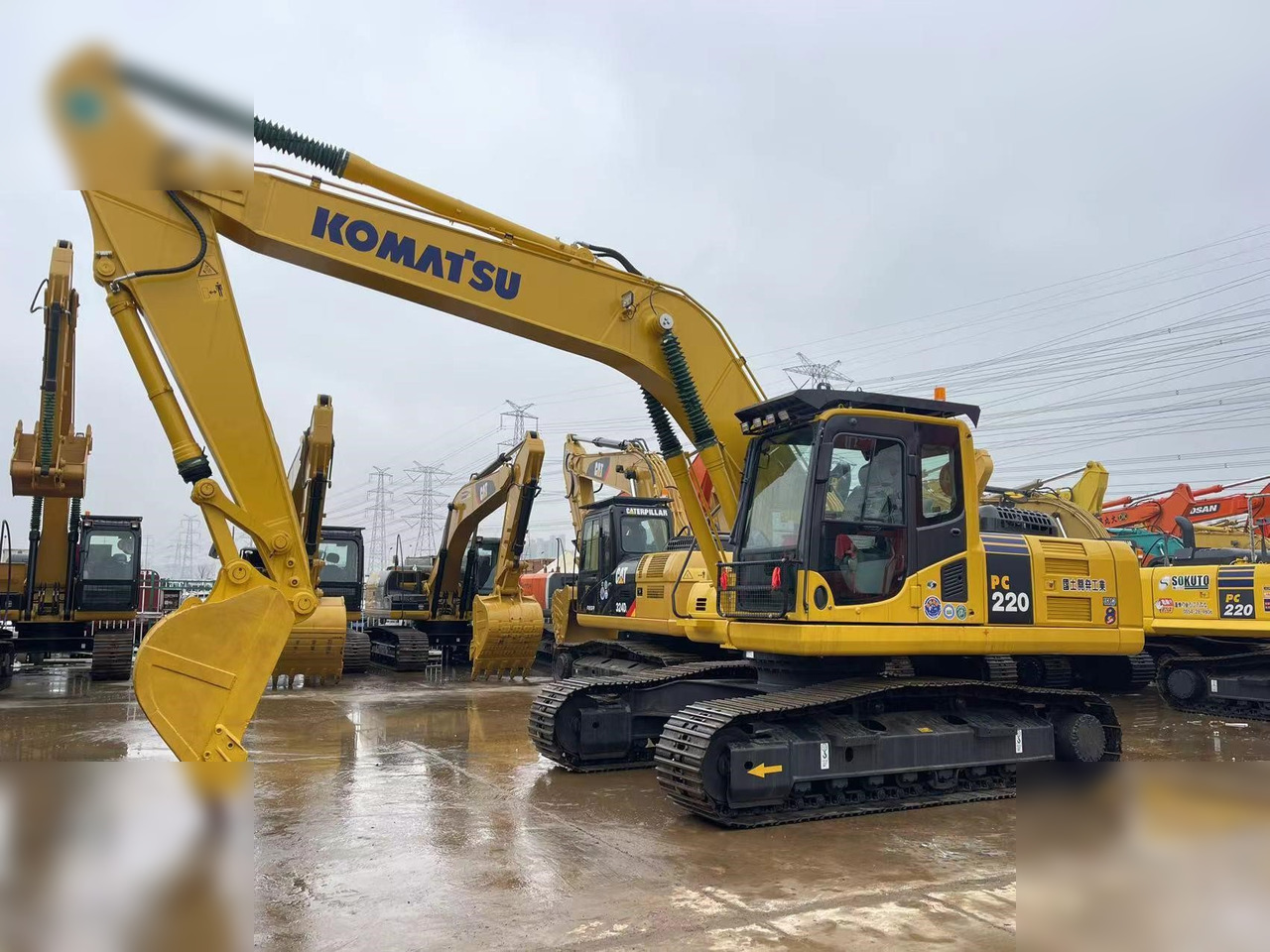KOMATSU PC200-8 - Excavadora de cadenas: foto 2 KOMATSU PC200-8 - Excavadora de cadenas: foto 2