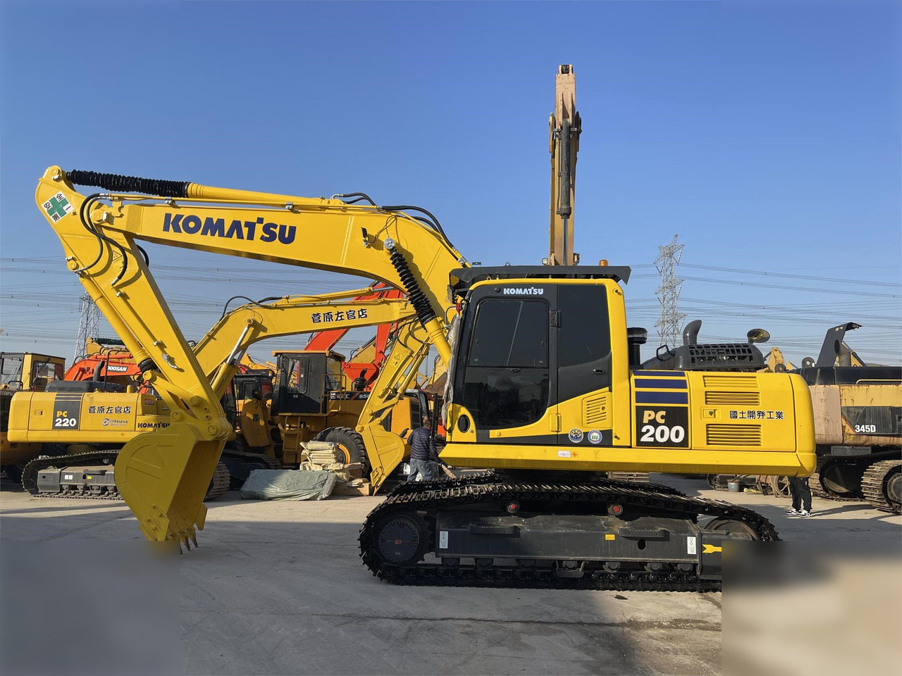 KOMATSU PC200-8 - Excavadora de cadenas: foto 1 KOMATSU PC200-8 - Excavadora de cadenas: foto 1