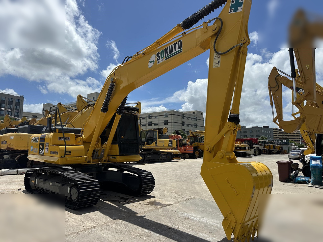 KOMATSU PC200-8 - Excavadora de cadenas: foto 3 KOMATSU PC200-8 - Excavadora de cadenas: foto 3