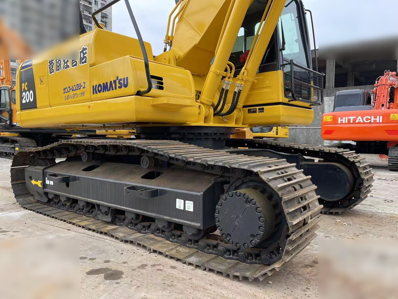 KOMATSU PC200-8N1 - Excavadora de cadenas: foto 4 KOMATSU PC200-8N1 - Excavadora de cadenas: foto 4