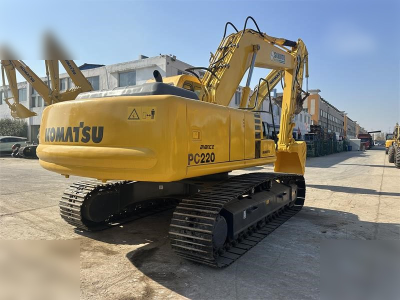 KOMATSU PC220-6 - Excavadora de cadenas: foto 5 KOMATSU PC220-6 - Excavadora de cadenas: foto 5