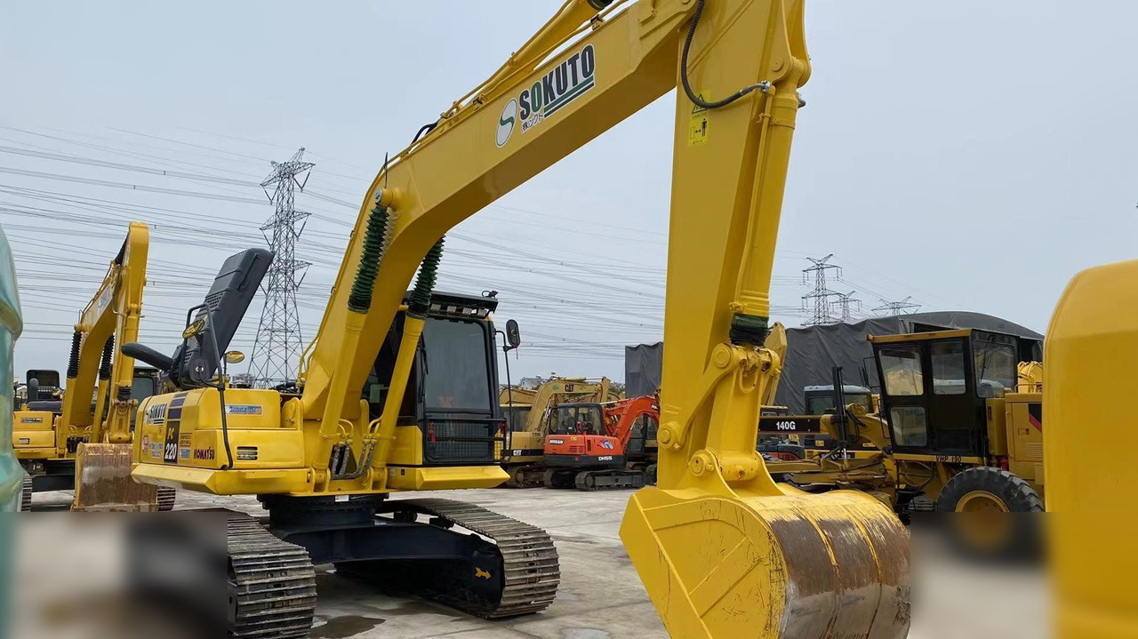 KOMATSU PC220-8 - Excavadora de cadenas: foto 1 KOMATSU PC220-8 - Excavadora de cadenas: foto 1