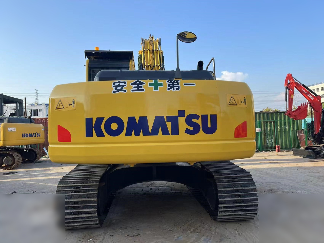 KOMATSU PC220-8 - Excavadora de cadenas: foto 3 KOMATSU PC220-8 - Excavadora de cadenas: foto 3