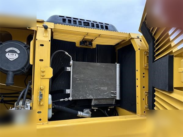 Excavadora de cadenas KOMATSU PC240 LC-8: foto 9