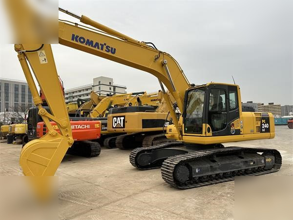 KOMATSU PC240 LC-8 - Excavadora de cadenas: foto 3 KOMATSU PC240 LC-8 - Excavadora de cadenas: foto 3