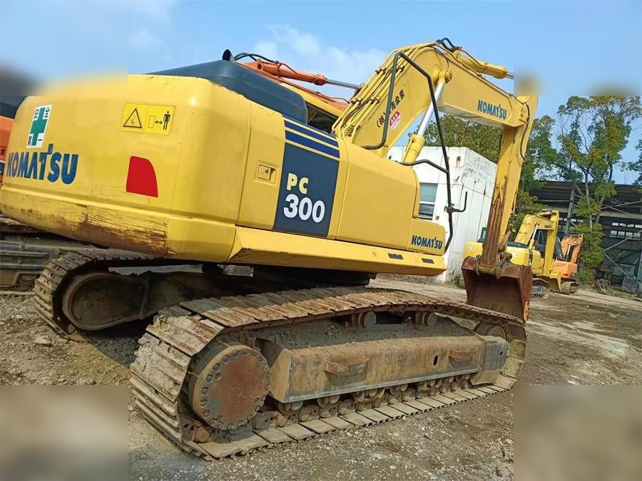 KOMATSU PC300-7 - Excavadora de cadenas: foto 2 KOMATSU PC300-7 - Excavadora de cadenas: foto 2