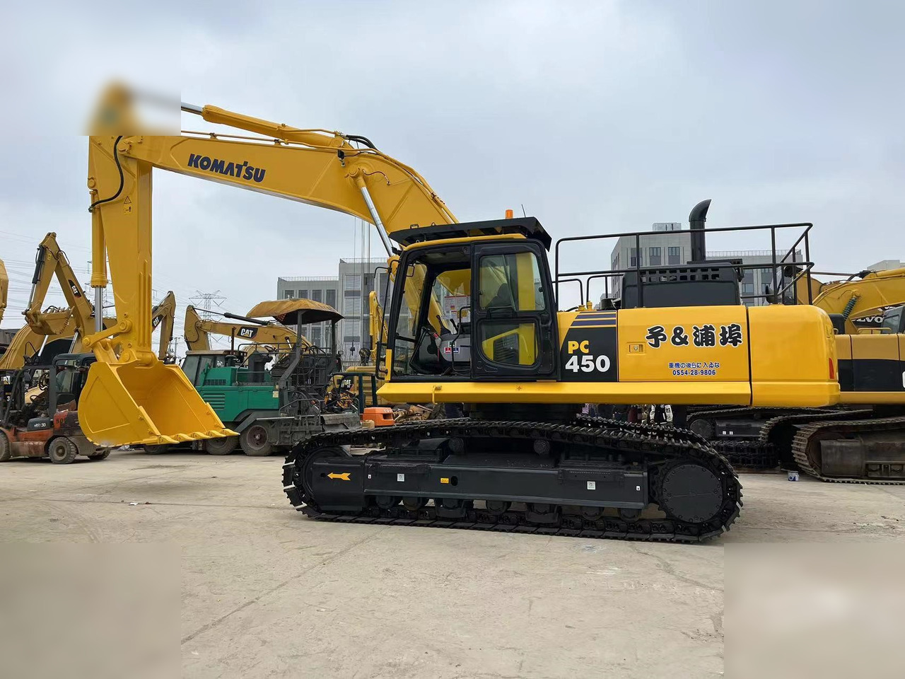 KOMATSU PC450-8 - Excavadora de cadenas: foto 2 KOMATSU PC450-8 - Excavadora de cadenas: foto 2