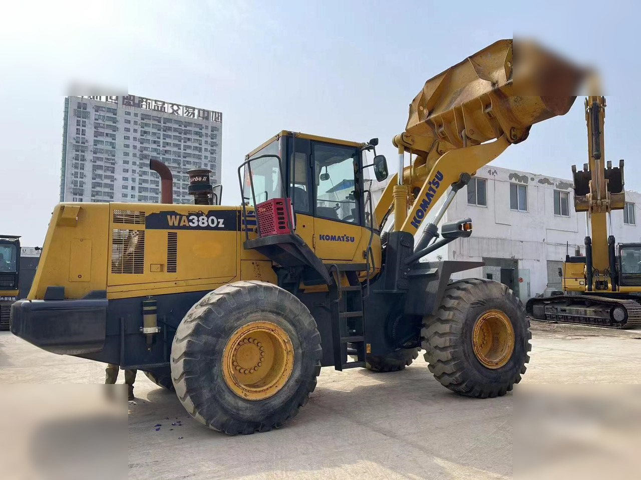 KOMATSU WA380Z-6 - Cargadora de ruedas: foto 1 KOMATSU WA380Z-6 - Cargadora de ruedas: foto 1