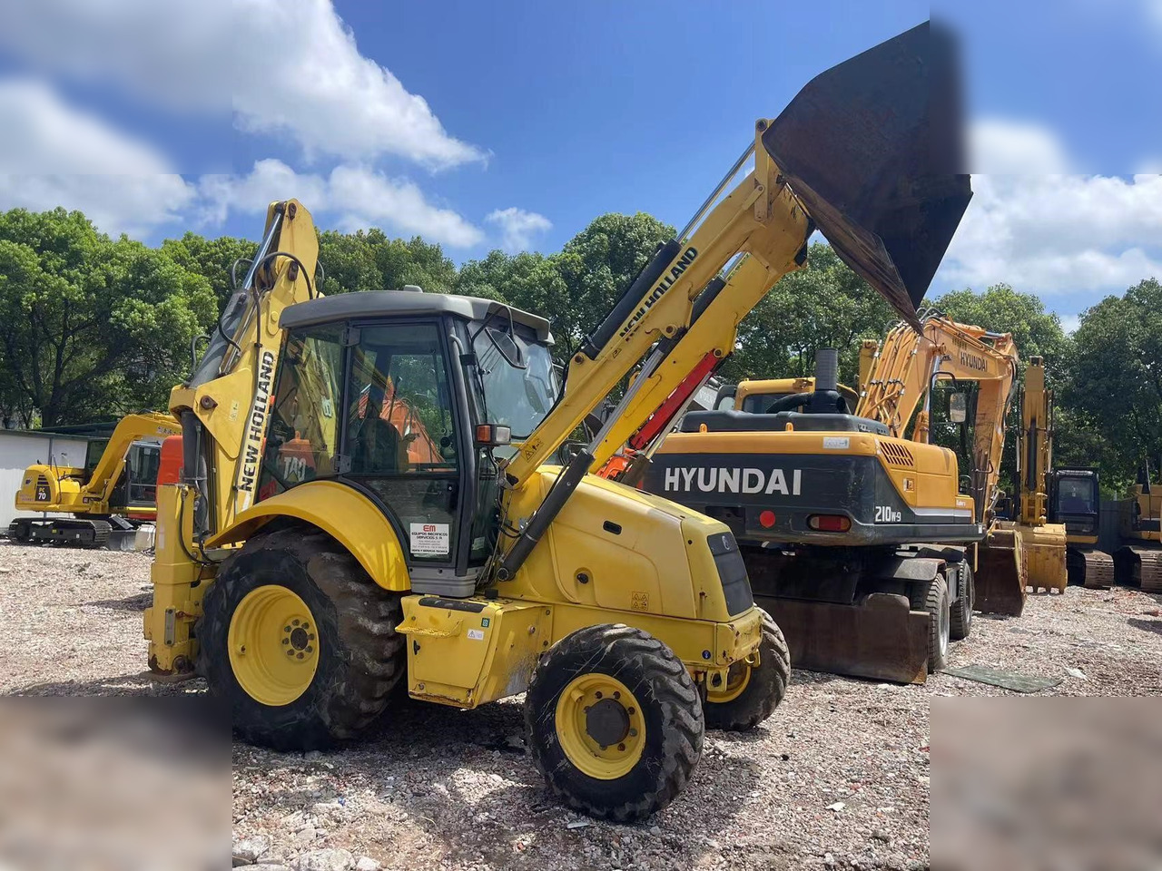 NEW HOLLAND LB95B-4PT - Retroexcavadora: foto 1 NEW HOLLAND LB95B-4PT - Retroexcavadora: foto 1