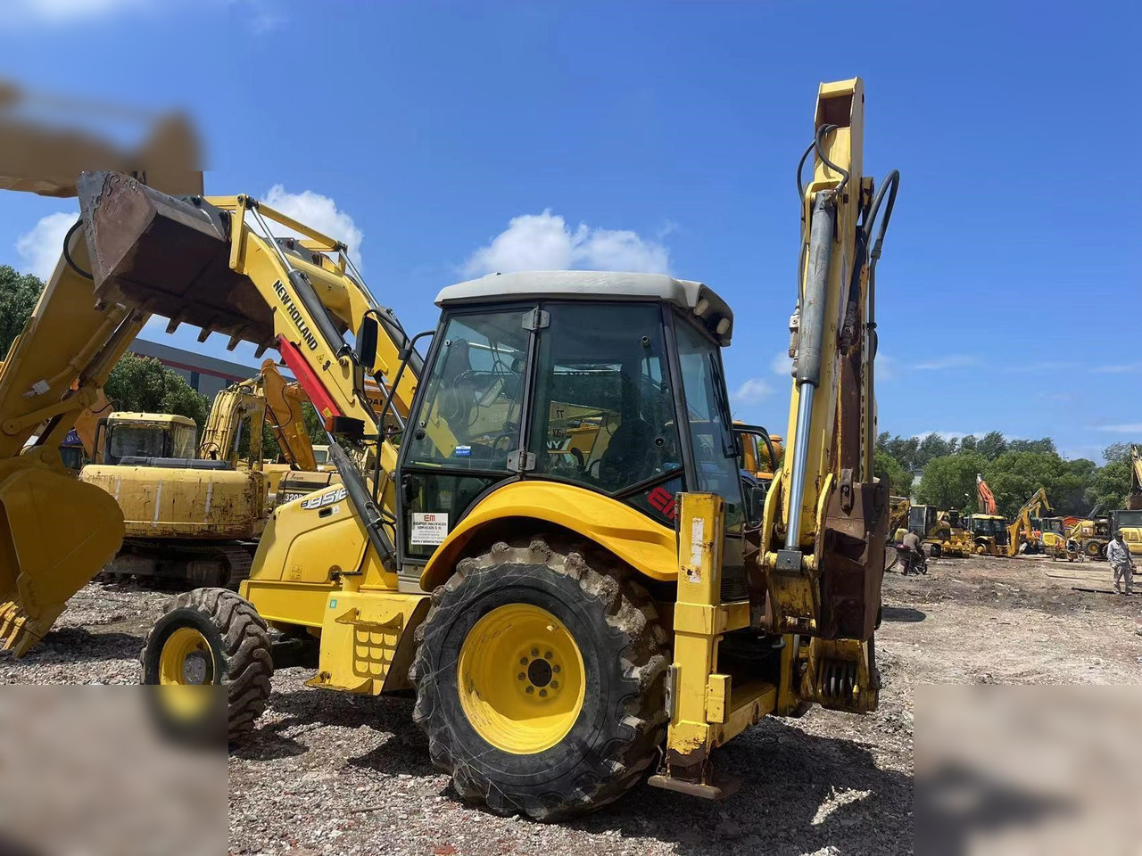 NEW HOLLAND LB95B-4PT - Retroexcavadora: foto 2 NEW HOLLAND LB95B-4PT - Retroexcavadora: foto 2