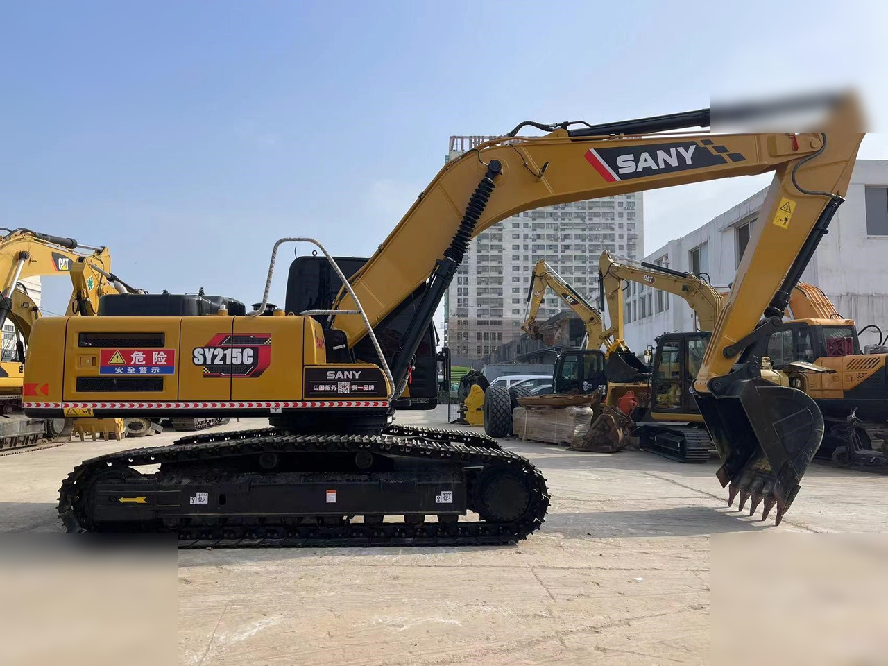 SANY SY215C - Excavadora de cadenas: foto 2 SANY SY215C - Excavadora de cadenas: foto 2