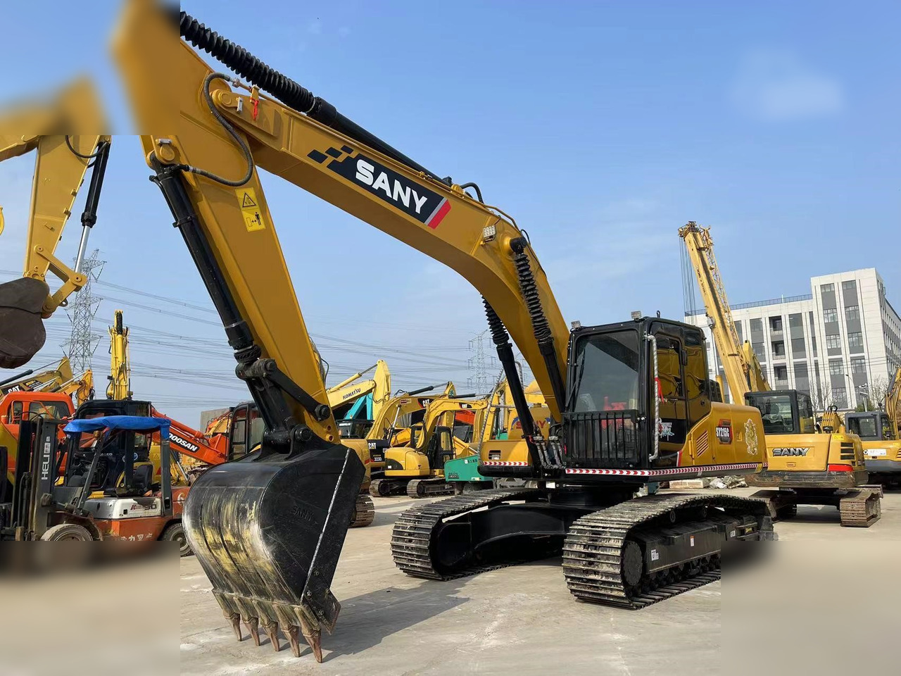 SANY SY215C - Excavadora de cadenas: foto 2 SANY SY215C - Excavadora de cadenas: foto 2