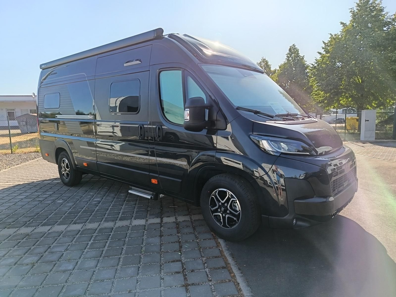 Adria Twin Edition 640 SGX Maxi 132kW*138L KÜHLSCHRANK - Cámper: foto 3 Adria Twin Edition 640 SGX Maxi 132kW*138L KÜHLSCHRANK - Cámper: foto 3