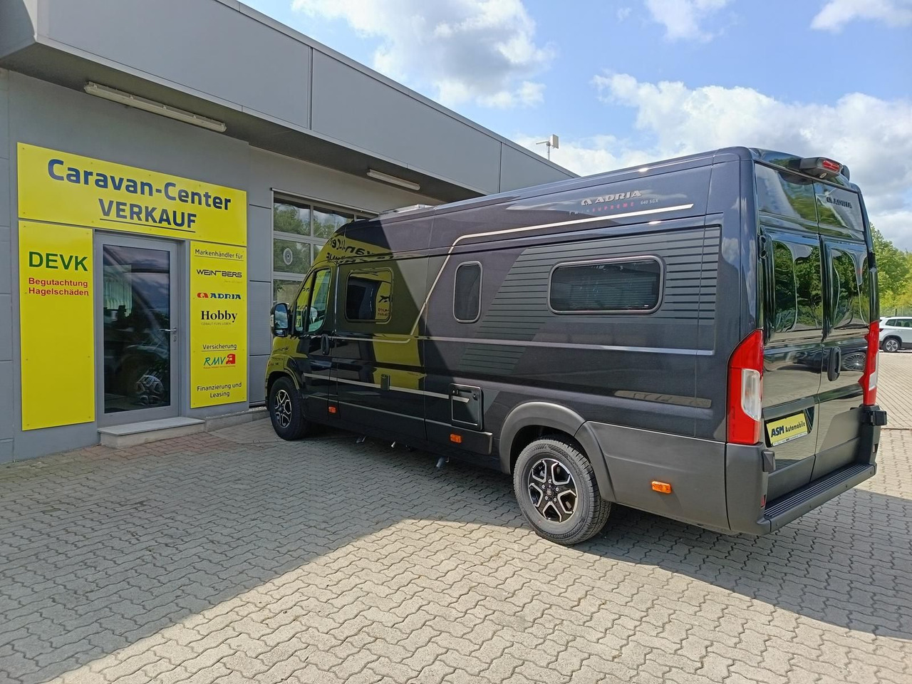 Adria Twin Edition 640 SGX Maxi 132kW*138L KÜHLSCHRANK - Cámper: foto 5 Adria Twin Edition 640 SGX Maxi 132kW*138L KÜHLSCHRANK - Cámper: foto 5