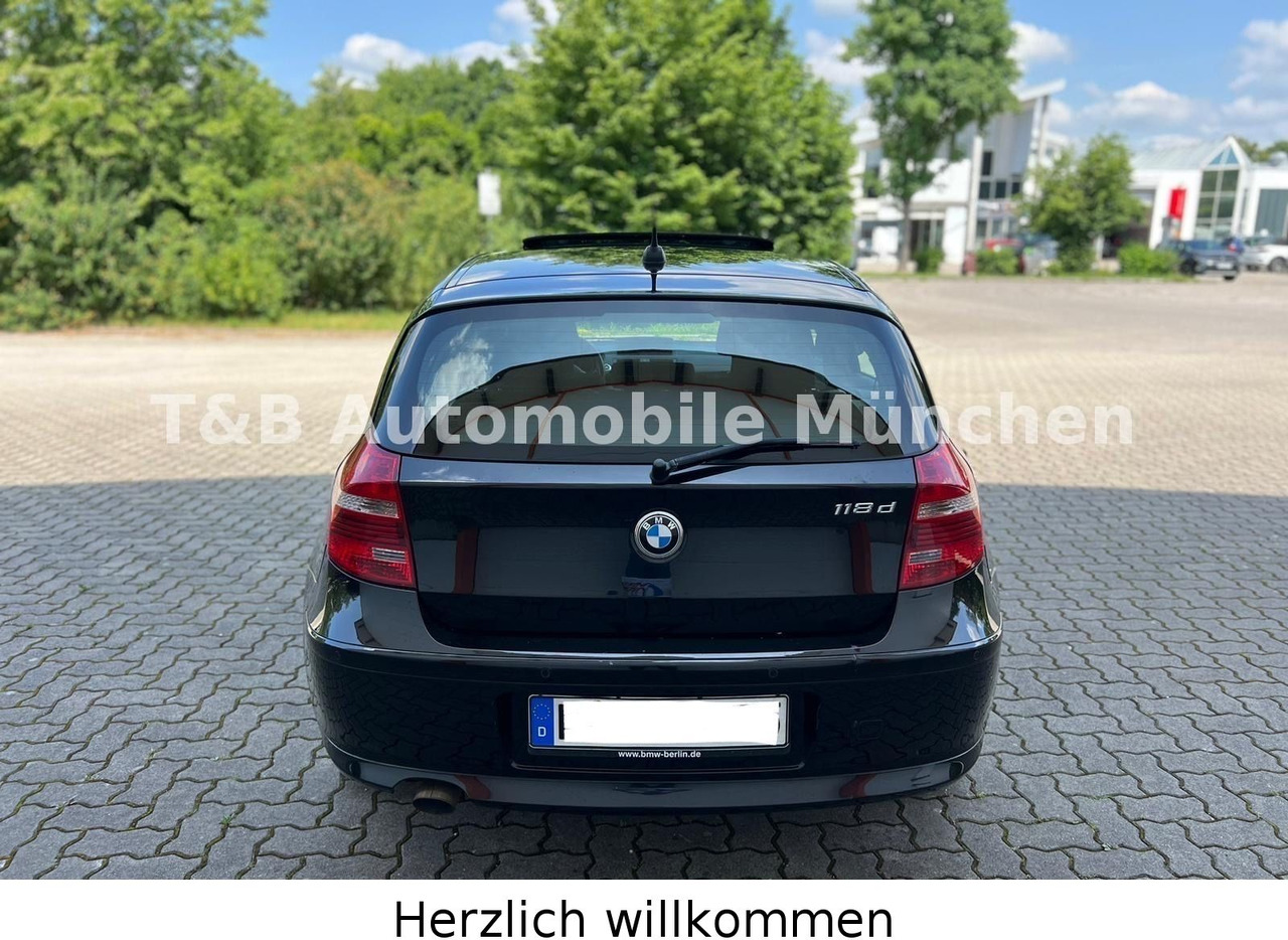 BMW 118d*Advantage-Paket*Klima*Navi*Xenon*PDC*1.Hand - Sedan: foto 4 BMW 118d*Advantage-Paket*Klima*Navi*Xenon*PDC*1.Hand - Sedan: foto 4