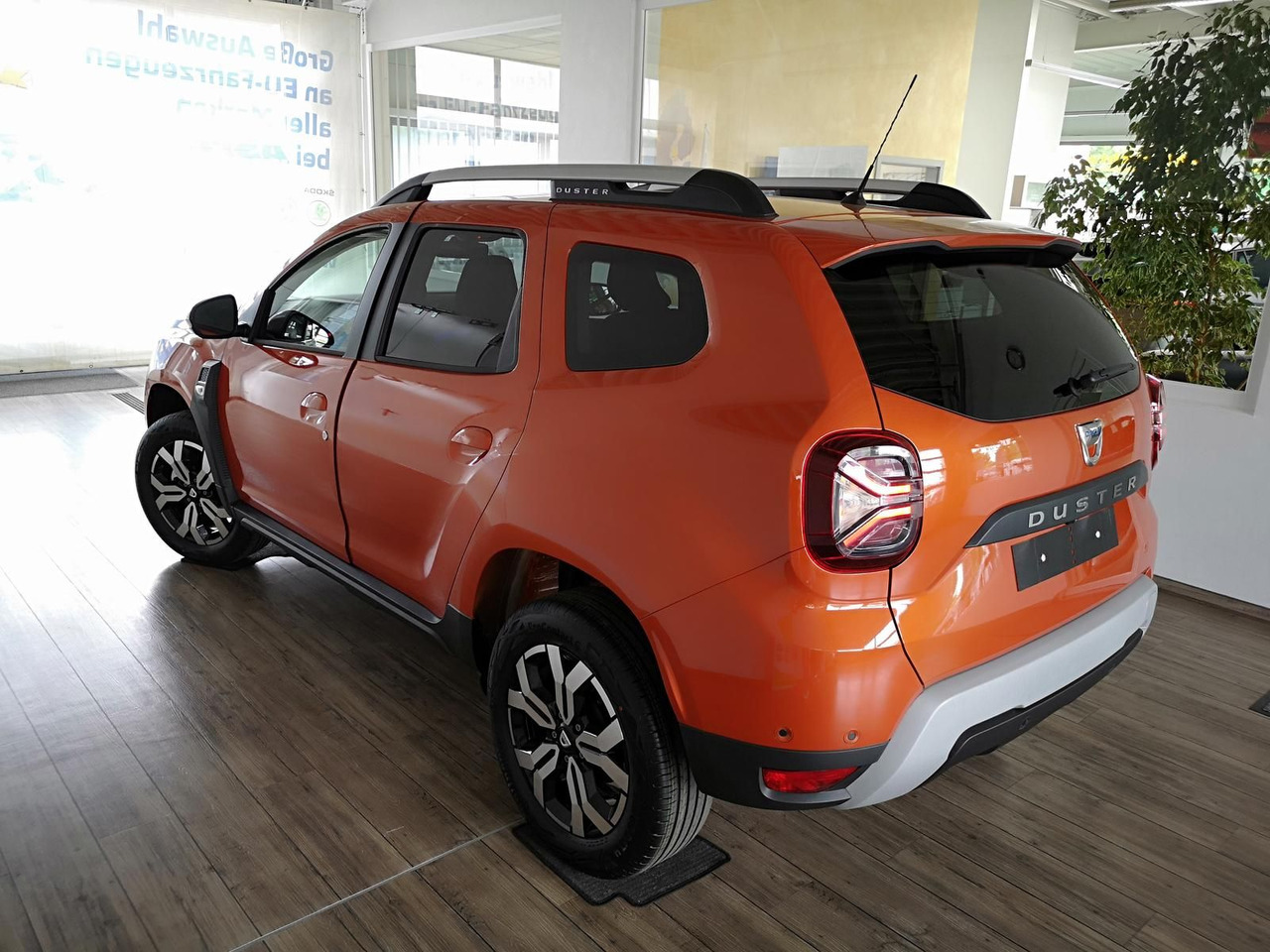 Dacia Duster Prestige Tce 130*KLIMA*SHZ*R-KAM*DAB*NAVI - SUV/ Todoterreno: foto 4 Dacia Duster Prestige Tce 130*KLIMA*SHZ*R-KAM*DAB*NAVI - SUV/ Todoterreno: foto 4