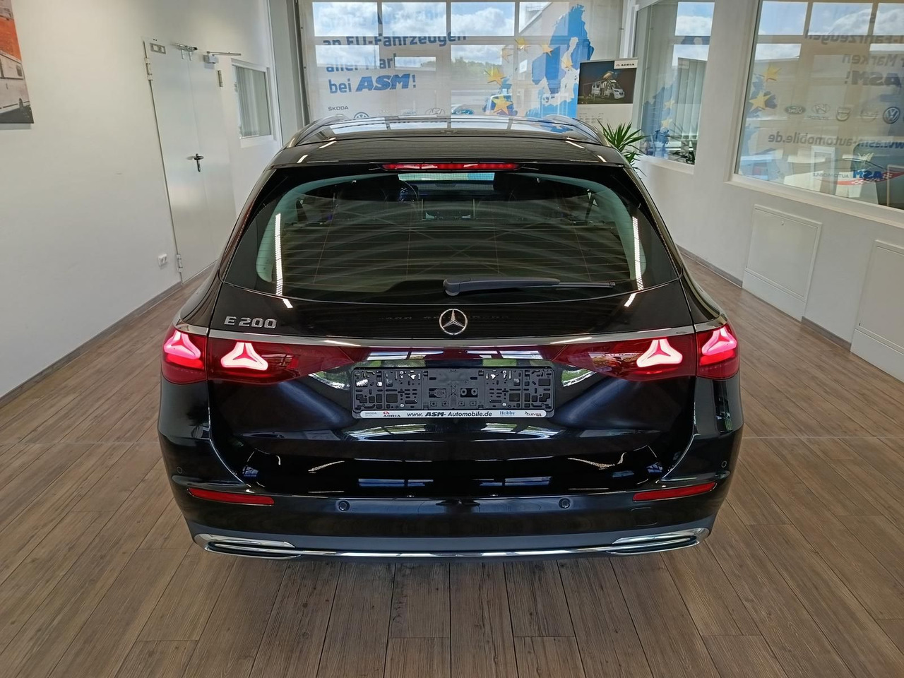 Mercedes-Benz E 200 Avantgarde Advanced*PSD*LED*NAVI*ACC* - Coche: foto 5 Mercedes-Benz E 200 Avantgarde Advanced*PSD*LED*NAVI*ACC* - Coche: foto 5