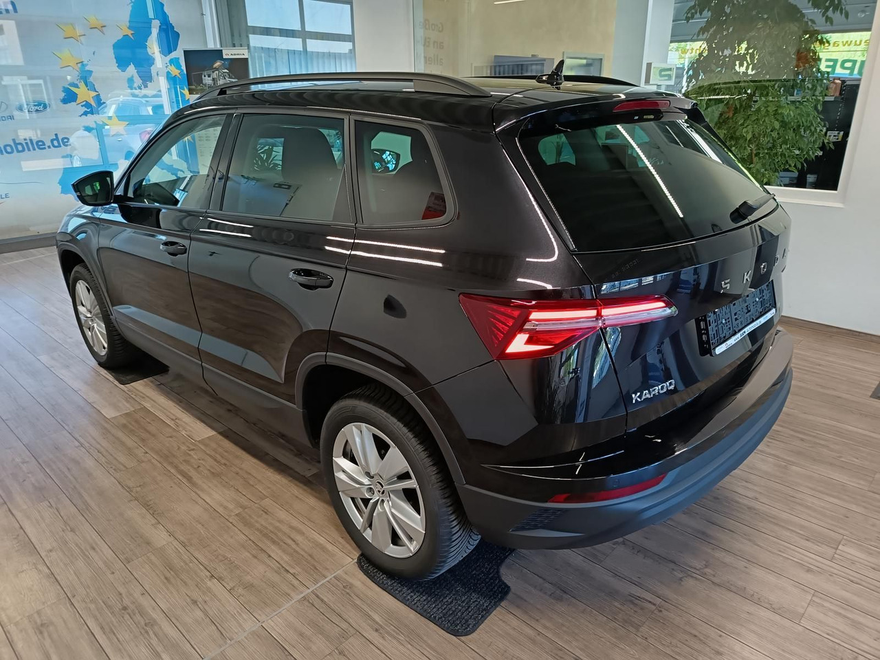 Skoda Karoq Selection 1,5TSI*NAVI*AHK-VORBER*LED*R-KAM - SUV/ Todoterreno: foto 4 Skoda Karoq Selection 1,5TSI*NAVI*AHK-VORBER*LED*R-KAM - SUV/ Todoterreno: foto 4