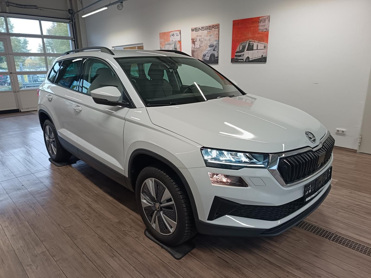 Skoda Karoq Style 1,5 TSI DSG*AHK*NAVI*LED*R-KAM*2xPDC - SUV/ Todoterreno: foto 3 Skoda Karoq Style 1,5 TSI DSG*AHK*NAVI*LED*R-KAM*2xPDC - SUV/ Todoterreno: foto 3