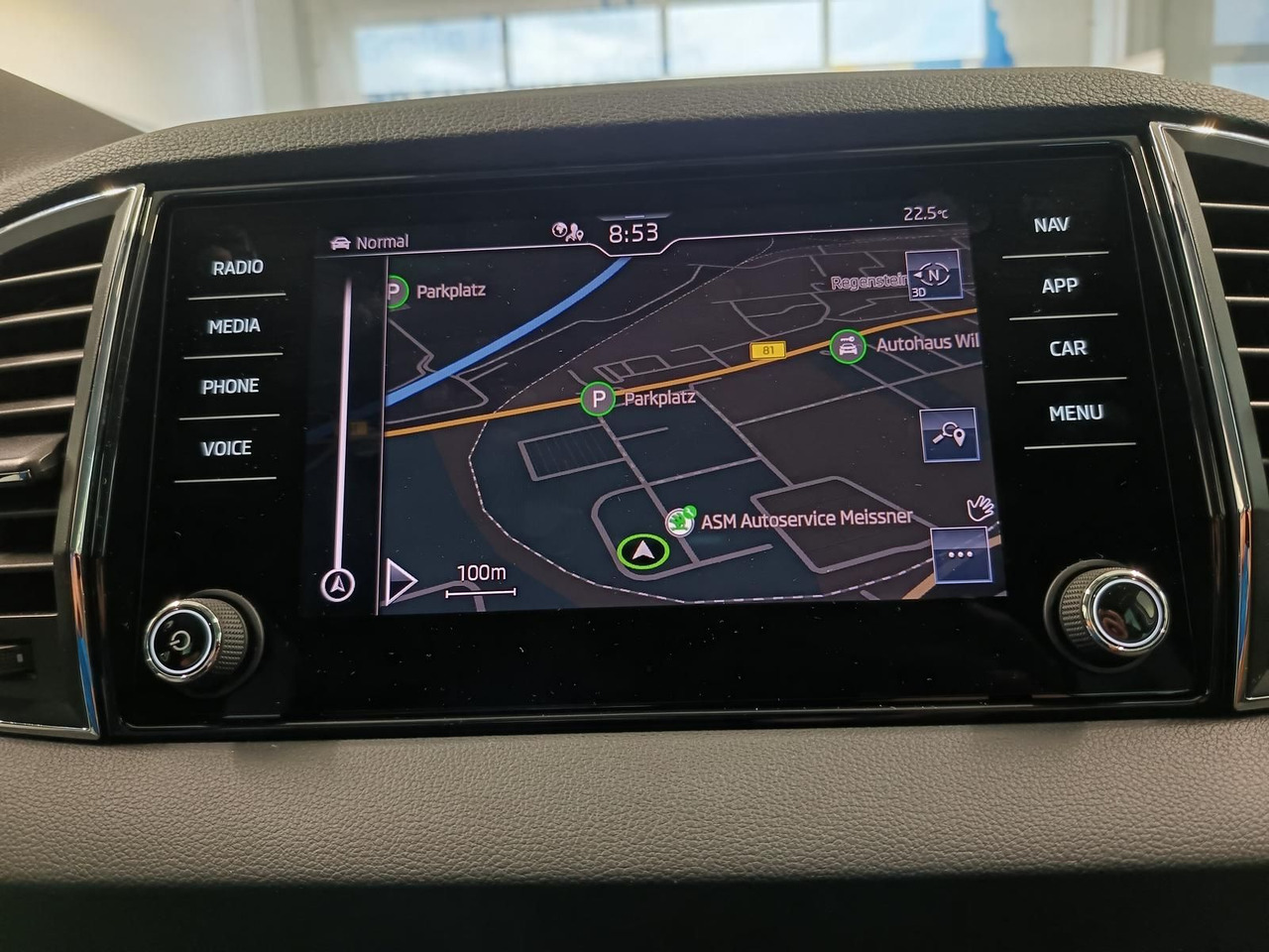 SUV/ Todoterreno Skoda Karoq Style 1,5TSI DSG*AHK-VORBER*NAVI*LED*R-KAM: foto 12 SUV/ Todoterreno Skoda Karoq Style 1,5TSI DSG*AHK-VORBER*NAVI*LED*R-KAM: foto 12