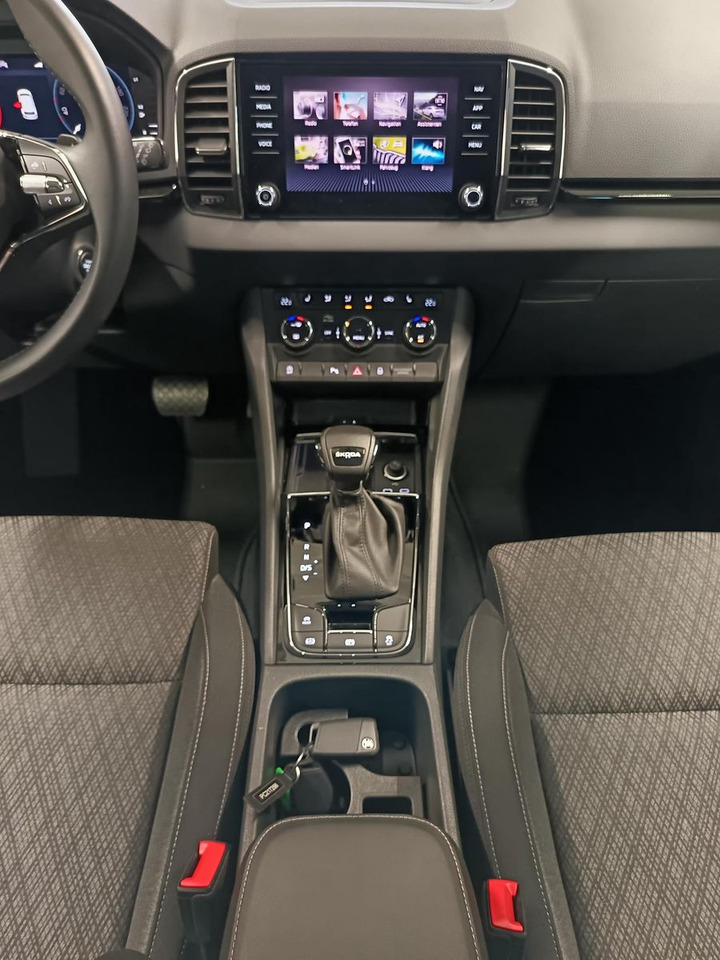 SUV/ Todoterreno Skoda Karoq Style 1,5TSI DSG*AHK-VORBER*NAVI*LED*R-KAM: foto 10 SUV/ Todoterreno Skoda Karoq Style 1,5TSI DSG*AHK-VORBER*NAVI*LED*R-KAM: foto 10