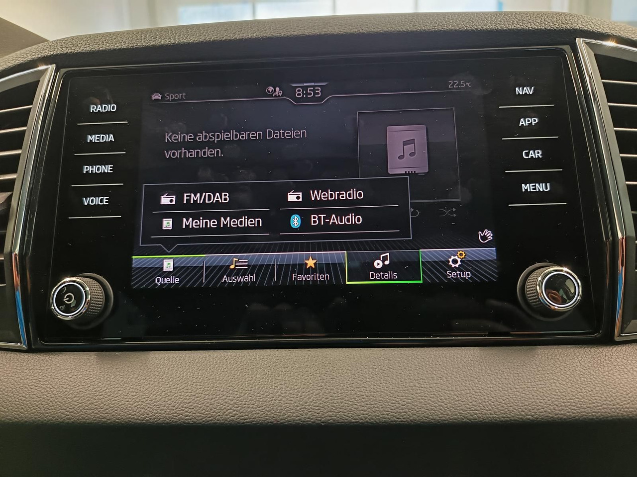 SUV/ Todoterreno Skoda Karoq Style 1,5TSI DSG*AHK-VORBER*NAVI*LED*R-KAM: foto 15 SUV/ Todoterreno Skoda Karoq Style 1,5TSI DSG*AHK-VORBER*NAVI*LED*R-KAM: foto 15