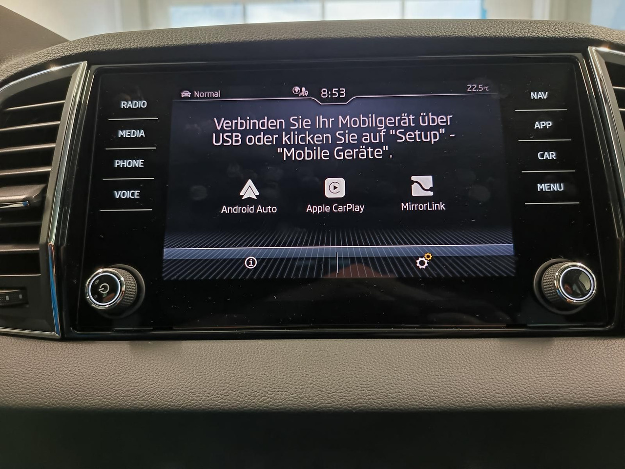 SUV/ Todoterreno Skoda Karoq Style 1,5TSI DSG*AHK-VORBER*NAVI*LED*R-KAM: foto 13 SUV/ Todoterreno Skoda Karoq Style 1,5TSI DSG*AHK-VORBER*NAVI*LED*R-KAM: foto 13