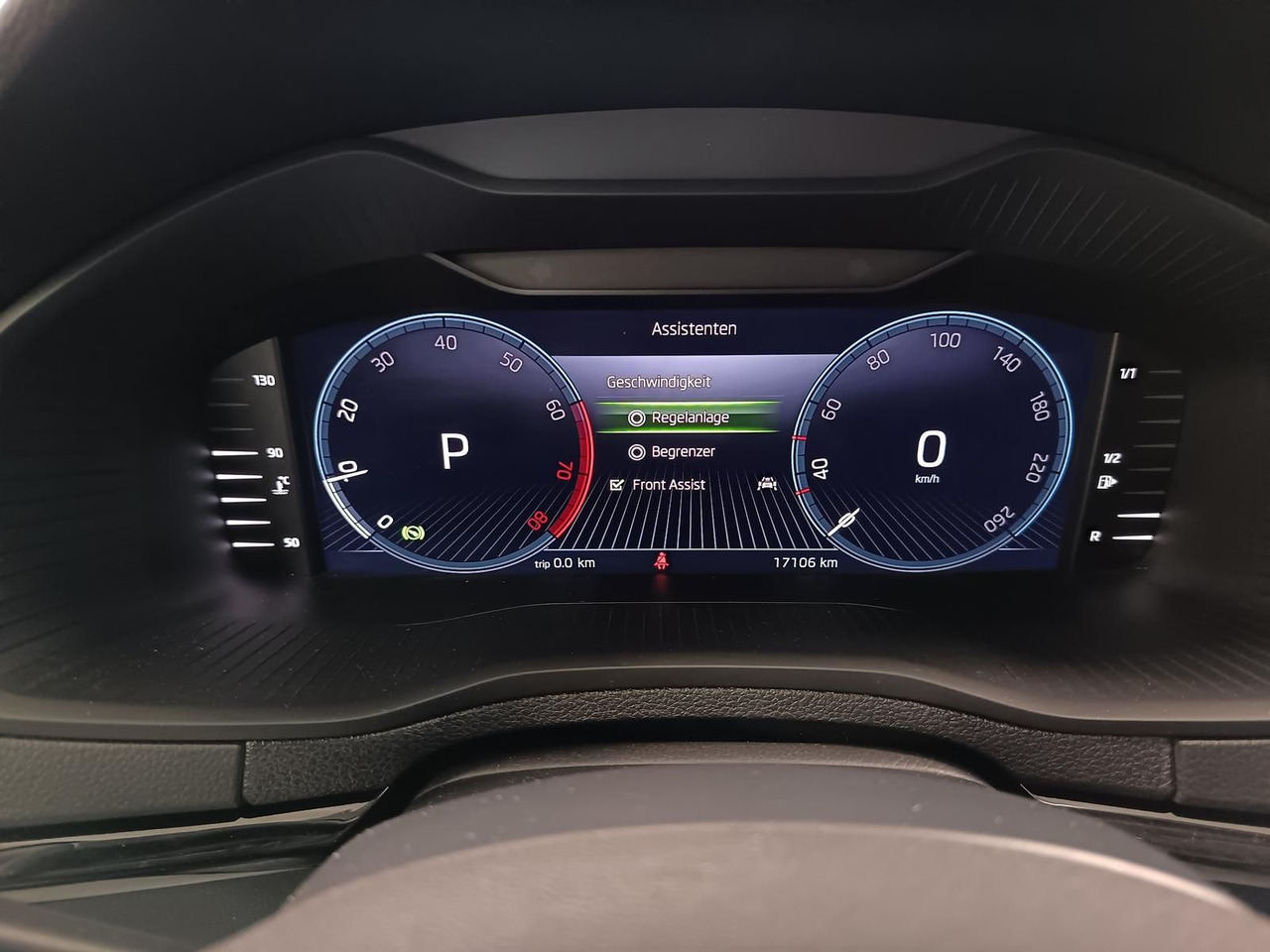 SUV/ Todoterreno Skoda Karoq Style 1,5TSI DSG*AHK-VORBER*NAVI*LED*R-KAM: foto 9 SUV/ Todoterreno Skoda Karoq Style 1,5TSI DSG*AHK-VORBER*NAVI*LED*R-KAM: foto 9