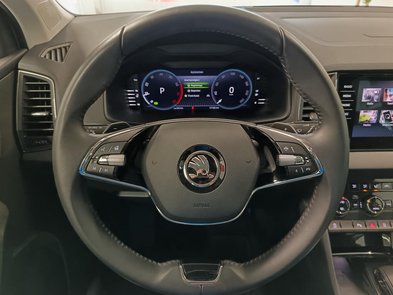 SUV/ Todoterreno Skoda Karoq Style 1,5TSI DSG*AHK-VORBER*NAVI*LED*R-KAM: foto 8 SUV/ Todoterreno Skoda Karoq Style 1,5TSI DSG*AHK-VORBER*NAVI*LED*R-KAM: foto 8