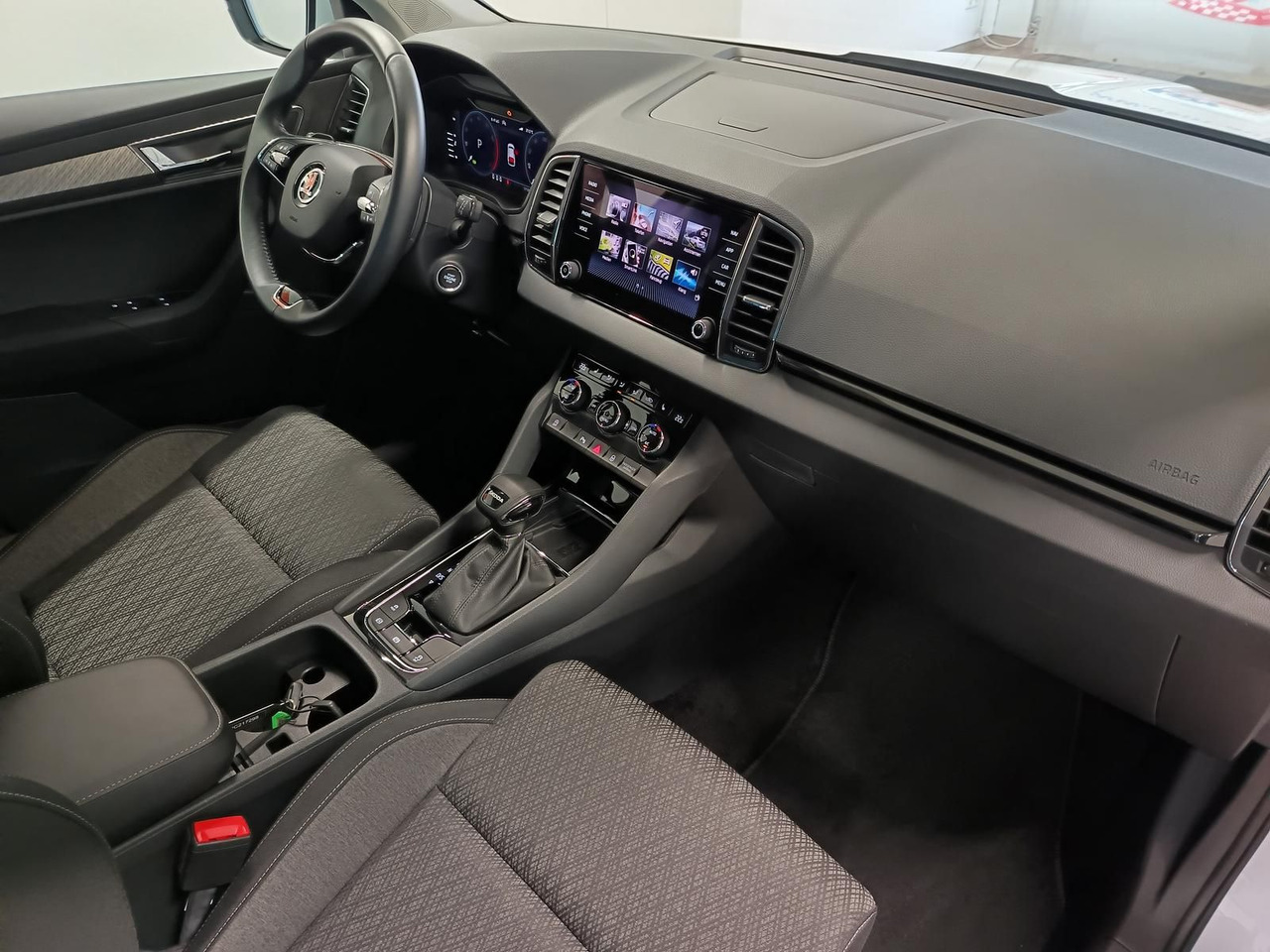 SUV/ Todoterreno Skoda Karoq Style 1,5TSI DSG*AHK-VORBER*NAVI*LED*R-KAM: foto 18 SUV/ Todoterreno Skoda Karoq Style 1,5TSI DSG*AHK-VORBER*NAVI*LED*R-KAM: foto 18