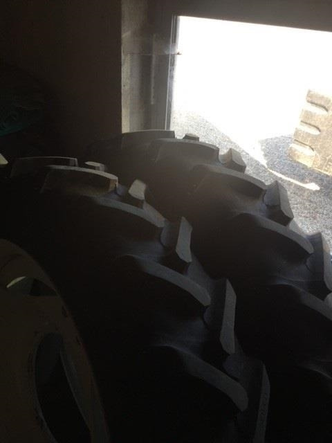 Alliance 270/95R36 Forhjul - New Holland T7 SWB - Neumático para Maquinaria agrícola: foto 3 Alliance 270/95R36 Forhjul - New Holland T7 SWB - Neumático para Maquinaria agrícola: foto 3