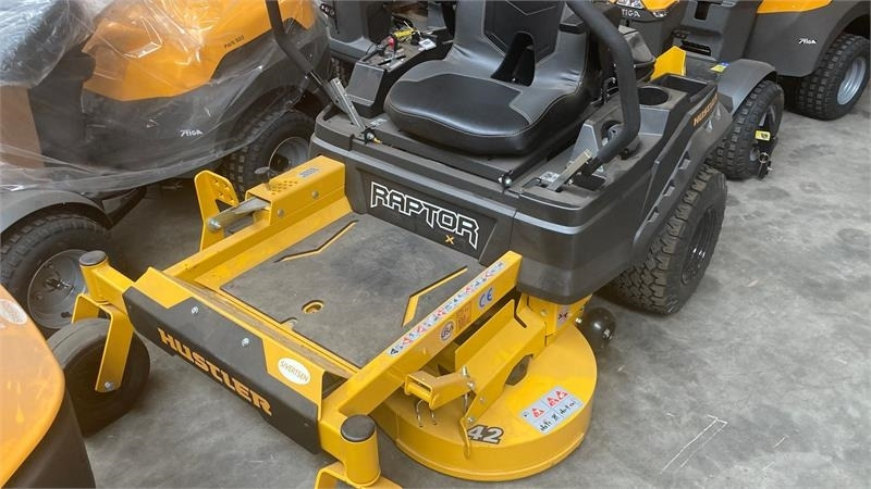 Hustler Raptor X 42 - Cortacésped: foto 1 Hustler Raptor X 42 - Cortacésped: foto 1