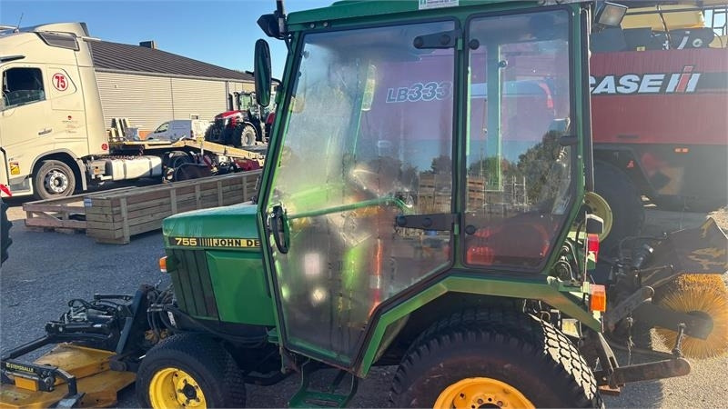 John Deere 755 Kompakt traktor - Tractor municipal: foto 5 John Deere 755 Kompakt traktor - Tractor municipal: foto 5