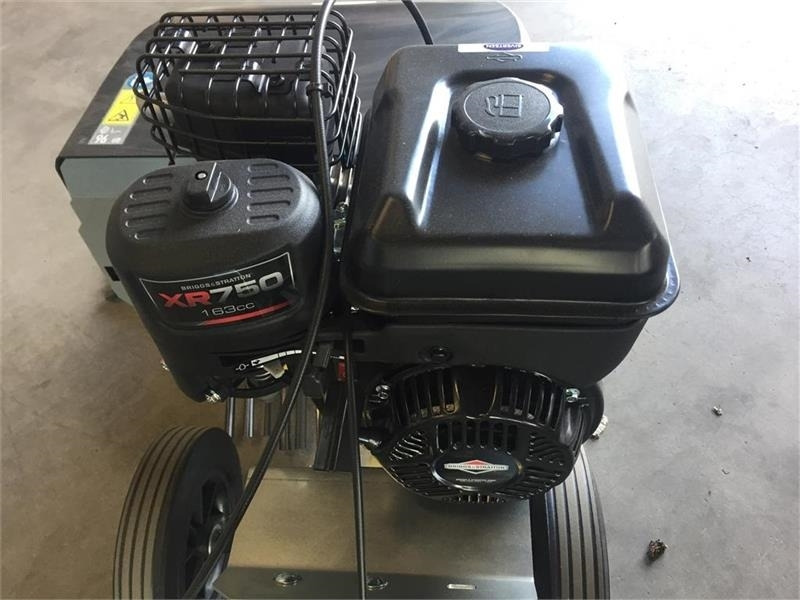 Kwern Greenbuster Pro III 8x3 Inkl. afdækningsskær - Maquinaria agrícola: foto 3 Kwern Greenbuster Pro III 8x3 Inkl. afdækningsskær - Maquinaria agrícola: foto 3