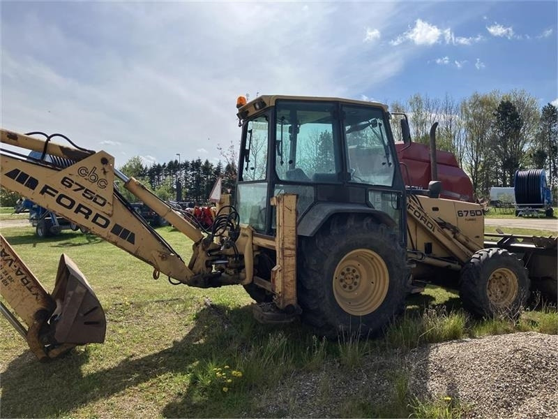 New Holland 675D - Retroexcavadora: foto 4 New Holland 675D - Retroexcavadora: foto 4