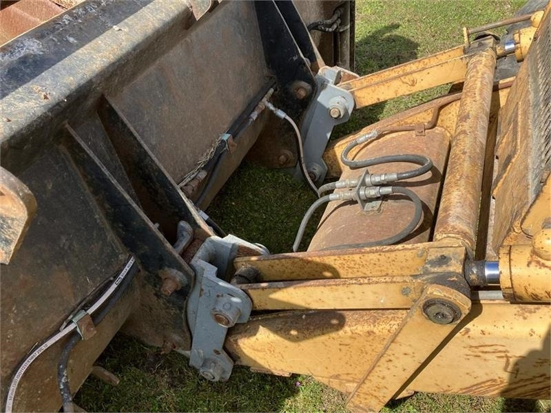 New Holland 675D - Retroexcavadora: foto 5 New Holland 675D - Retroexcavadora: foto 5