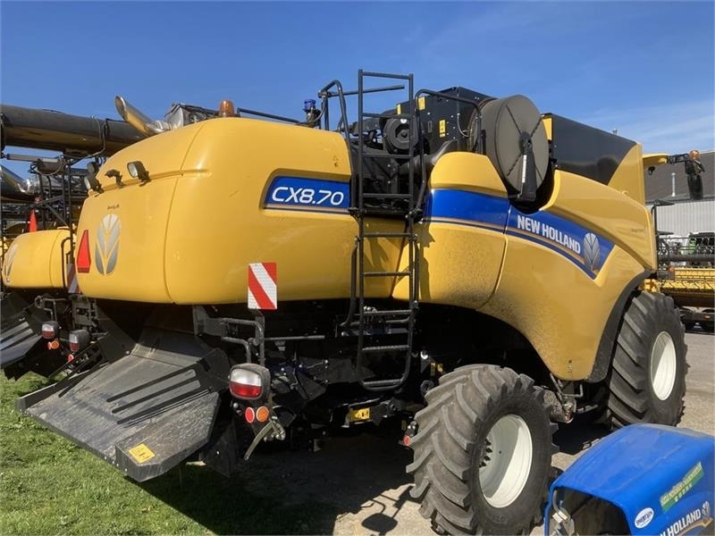 New Holland CX 8.70 SLH - Cosechadora de granos: foto 2 New Holland CX 8.70 SLH - Cosechadora de granos: foto 2