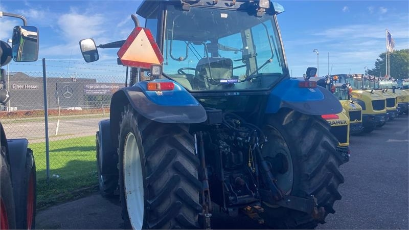New Holland TS115 - Tractor: foto 3 New Holland TS115 - Tractor: foto 3
