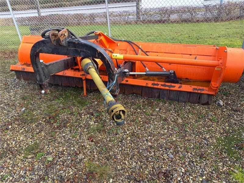 Perfect KT-300 Heavy-Duty. Hy-sideforskydning - Desbrozadora de martillos: foto 2 Perfect KT-300 Heavy-Duty. Hy-sideforskydning - Desbrozadora de martillos: foto 2