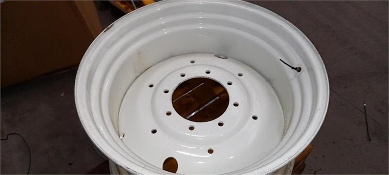 Titan Svejste fælge............ 15x30 - Neumático para Maquinaria agrícola: foto 2 Titan Svejste fælge............ 15x30 - Neumático para Maquinaria agrícola: foto 2