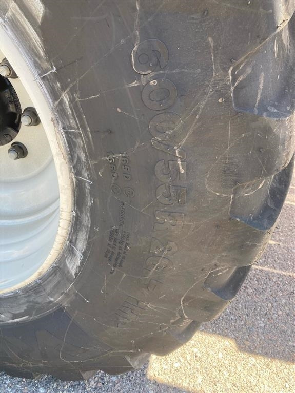Vredestein 600/55 R26.5 - Neumático para Maquinaria agrícola: foto 2 Vredestein 600/55 R26.5 - Neumático para Maquinaria agrícola: foto 2