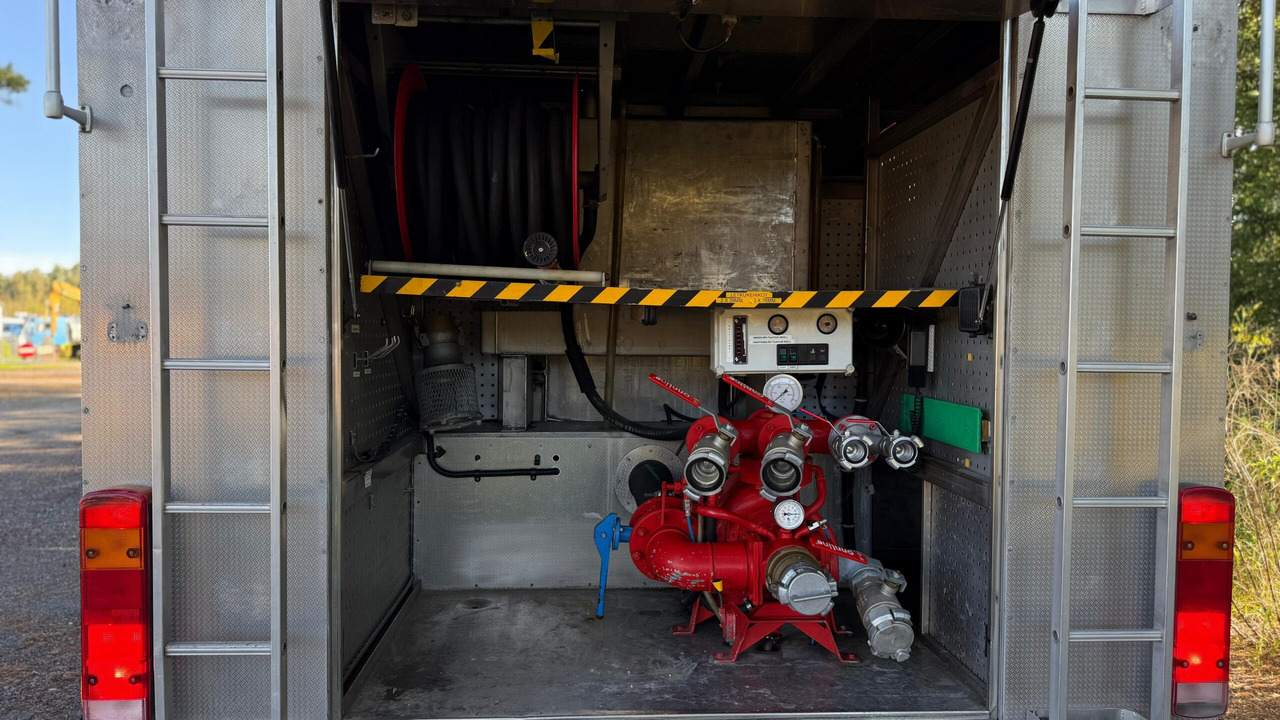 SCANIA P94 - Camión de bomberos: foto 5 SCANIA P94 - Camión de bomberos: foto 5