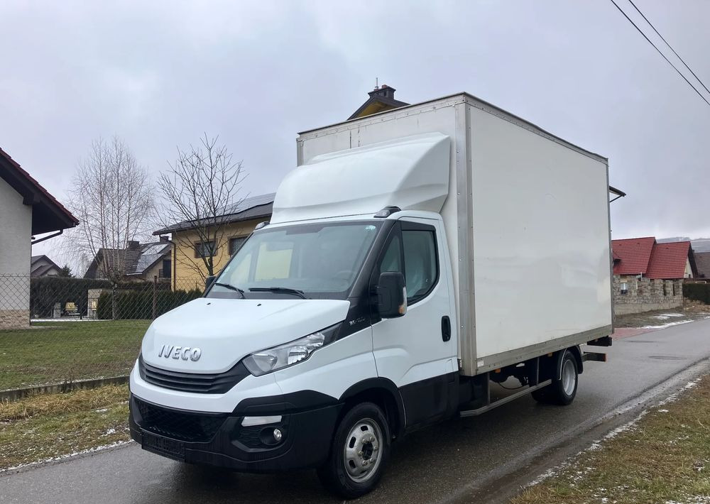 Iveco DAILY 35C16 kontener kurierka winda - Furgoneta caja cerrada: foto 1 Iveco DAILY 35C16 kontener kurierka winda - Furgoneta caja cerrada: foto 1