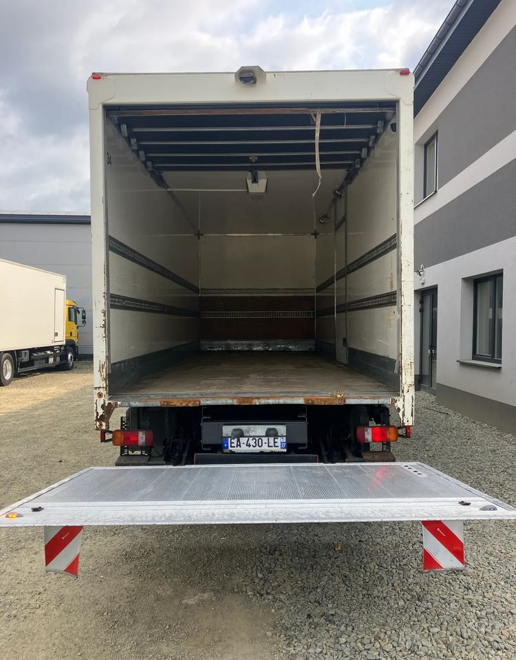 MAN MAN 18.290 kurierka kontener - Camión caja cerrada: foto 5 MAN MAN 18.290 kurierka kontener - Camión caja cerrada: foto 5