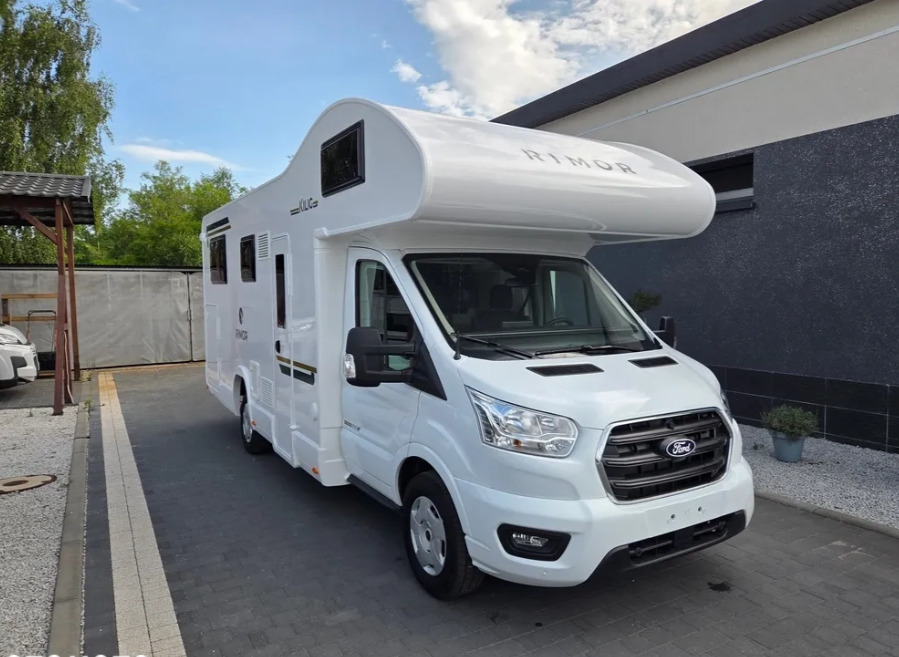 RIMOR Rimor KILIG 695 NEW Retrofitted 5-Passenger Winterized Camera Navigation - Cámper: foto 1 RIMOR Rimor KILIG 695 NEW Retrofitted 5-Passenger Winterized Camera Navigation - Cámper: foto 1