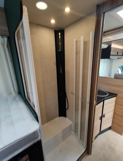 Cámper RIMOR Rimor KILIG 95 Plus NEW Retrofitted 5 Passenger Winter Camera Navigation: foto 17