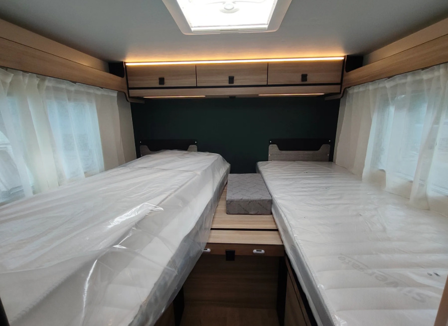 Cámper RIMOR Rimor KILIG 95 Plus NEW Retrofitted 5 Passenger Winter Camera Navigation: foto 20